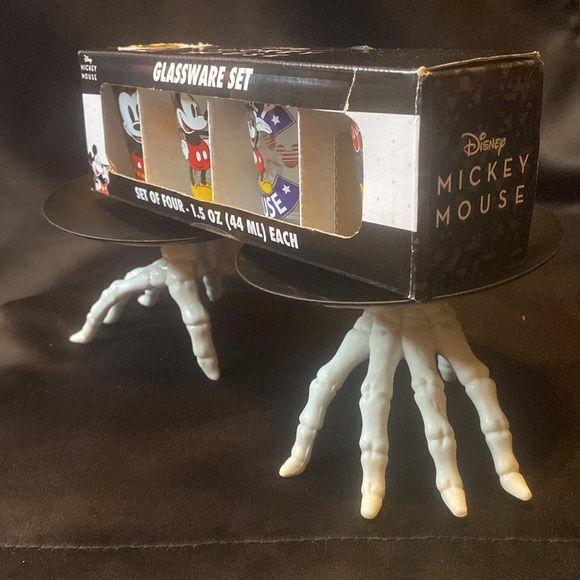 NIB Set of 4 Disney Mickie Mouse glassware set! 1.5oz! - Picture 3 of 5